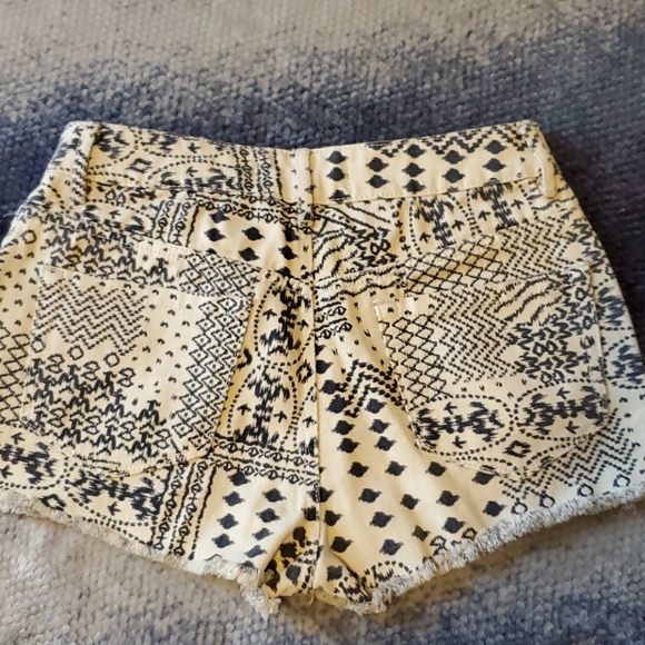 Bullhead high rise shorts - Picture 2 of 4